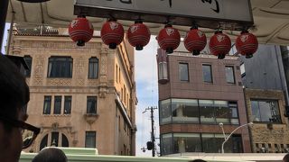 古い町並みが続く