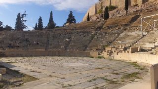 ギリシャ最古の劇場だけれど