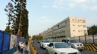 今MRT(地下鉄)萬大線工事中です