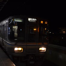 岡山駅に入線する車両