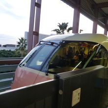 Suicaなどが使えます．