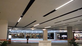 いろいろな場所で改装工事をしていました。