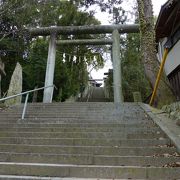 法然寺の近くにある神社