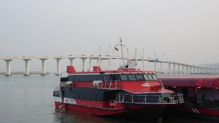 香港とマカオを1時間で結ぶフェリーです。