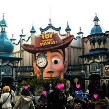 朝イチでFPを発券するための行列…