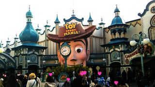 ファストパスは朝イチで、１回は入りたい「トイ・ストーリー・マニア ! 」