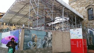 11月になっても、まだ修復中でした。