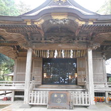 諏訪神社本殿