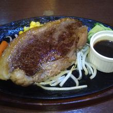 国産牛のステーキ