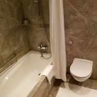 大理石のバスルームも快適でした