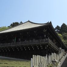 二月堂と階段。