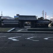 徳島駅裏手