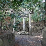 三柱鳥居で有名な神社