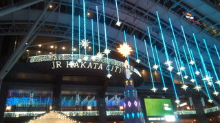 お土産購入にも一人飲みにも良いスポット