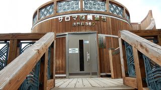 ダート道を登った先から、サロマ湖を一望