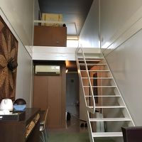 外観どおり細長い部屋です