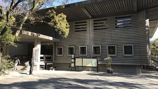 信長巡り:熱田神宮宝物館、入り口に太刀