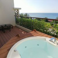 バルコニーにあるジャグジー。朝や夜は最高に気持ち良い！