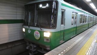 緑の車体が神戸らしい