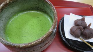 蓮池門のすぐ近くにあります