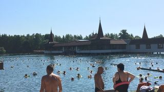 湖全体が温泉！