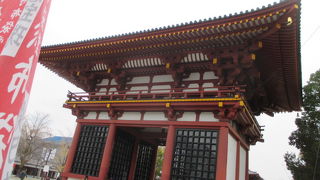 威風堂々の建物です