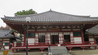 万燈院の横です