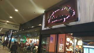 いち💲ビールは買い物途中の一服に最高(゜∇^d)!!