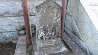 藤沢市有形文化財の庚申塔を有すお寺