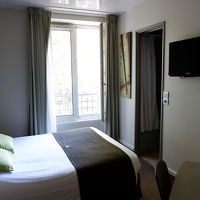 一人利用なら荷物置くスペースも十分。