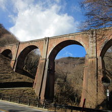 レンガを積み上げて作ったアーチ橋です