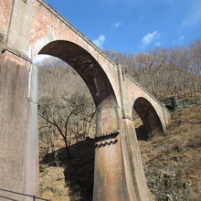 重機も今ほど豊富じゃないだろうし建築の苦労が伺い知れます