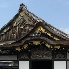 二の丸御殿の入口も屋根が美しい。