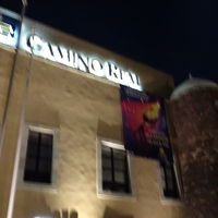 玄関前の道が狭く大型バスはバックで侵入大変そうでした。