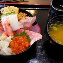 海鮮丼