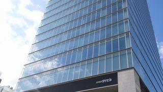 秋葉原駅前の高層ビル