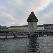 町のシンボルの橋