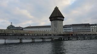 町のシンボルの橋