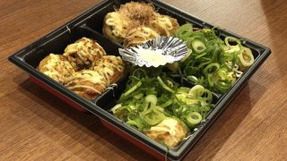 アメリカ村の有名店たぬきがお出迎え