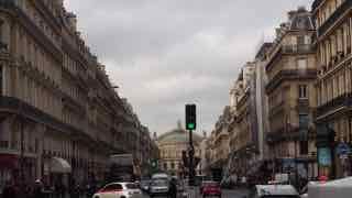 オペラ座前の通り