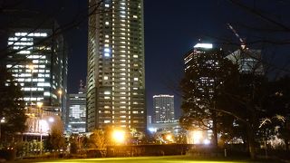 夜は一人だと寂しい場所です