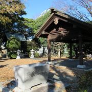 右隣りに「昭和天皇御野立所」の記念碑があります