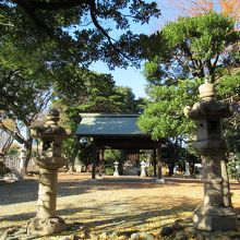 弥生慰霊堂前景