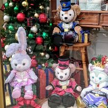 クリスマスのくるみ割人形スタイルのディスプレイも素敵