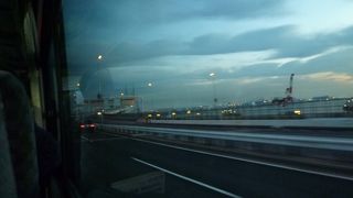 空港へのリムジンバスはここを通る