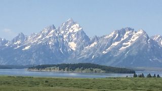湖と山と森が調和したすばらしい景観