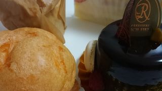 バウムクーヘンも有名なパティスリー