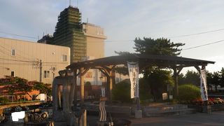 列車待ちに足湯はいかが