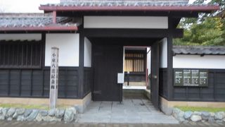 雰囲気の良い通りにあります