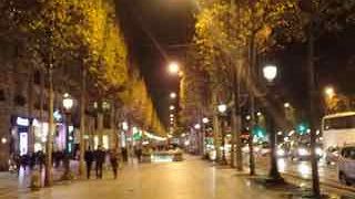 夜遅くまで営業しているお店も多いです